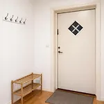 Cozy 2-bedroom Apartment, 5 Min From The Zoo - Towels & Bed Linen Included كريستينساند