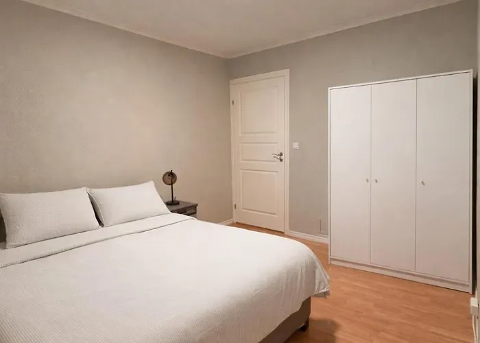 Cozy 2-bedroom Apartment, 5 Min From The Zoo - Towels & Bed Linen Included 아파트 크리스티안산